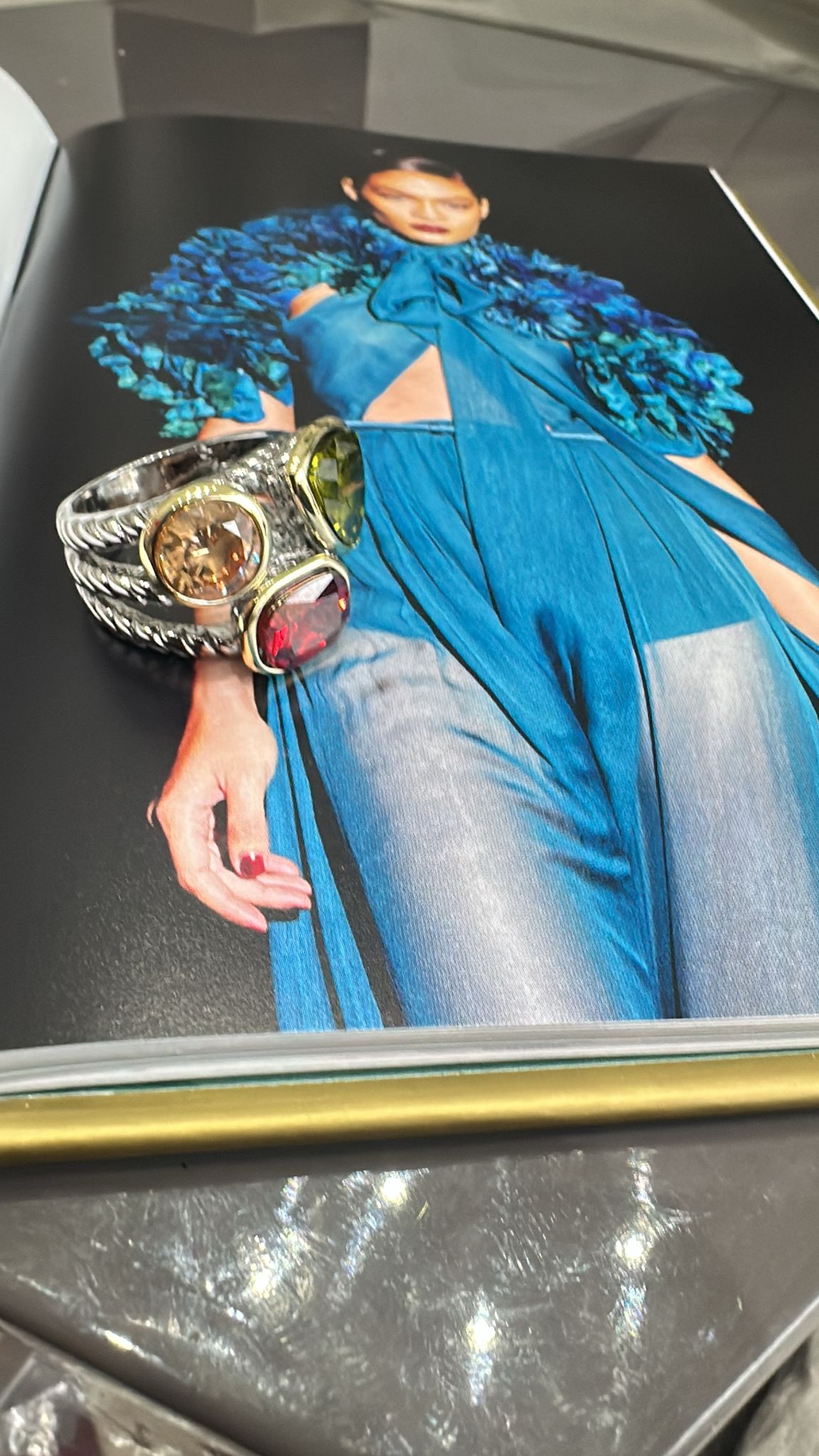 Elegante sortija estilo boquilla