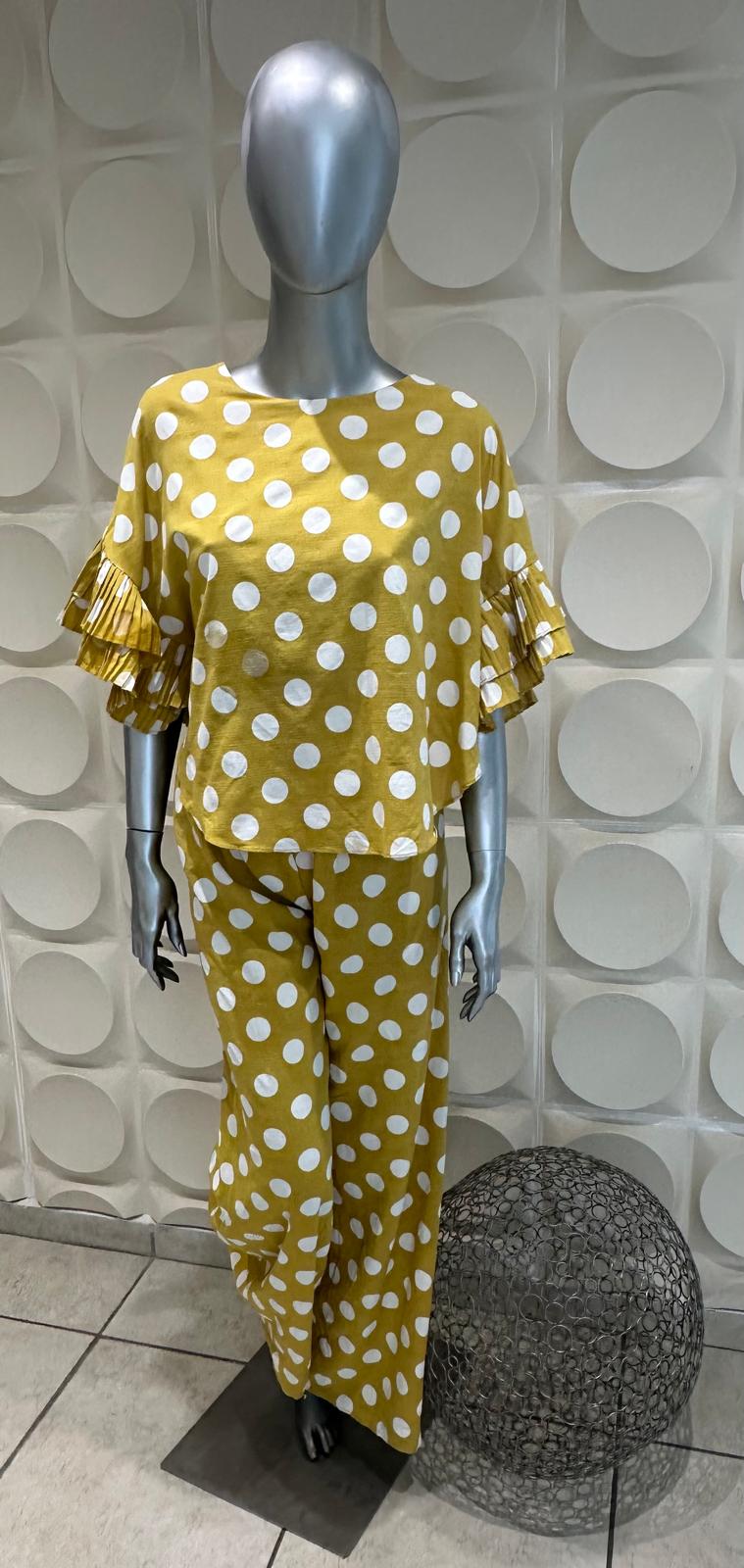 Golden Dots Elegance