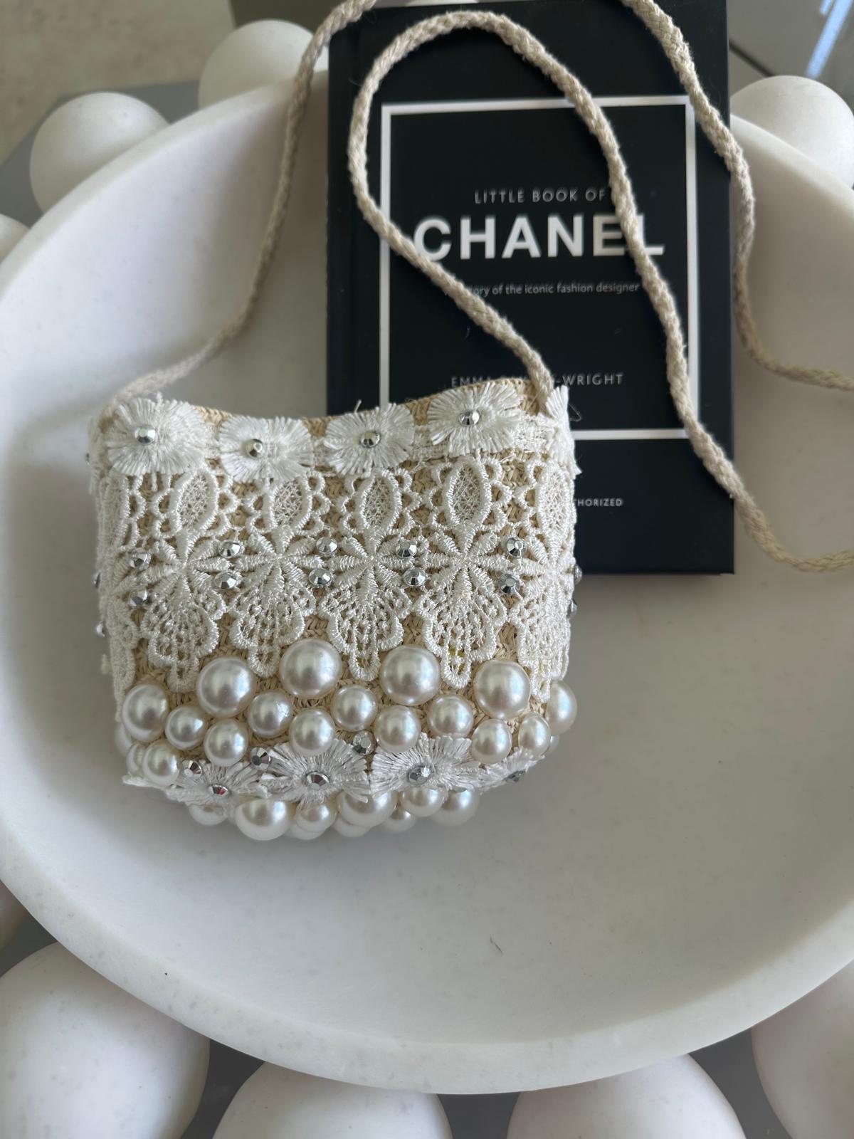 Antique Lace Chick